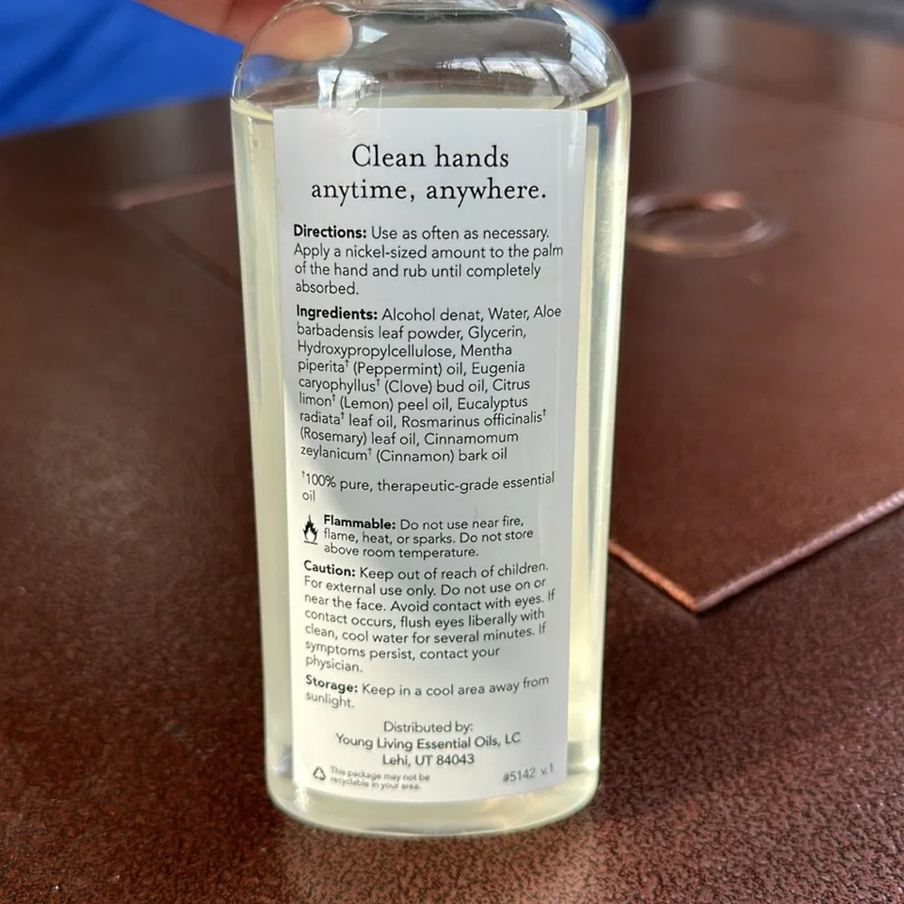 Young Living Thieves 7.6 Oz waterless hand purifier with peppermint oil - Picture 3 of 3